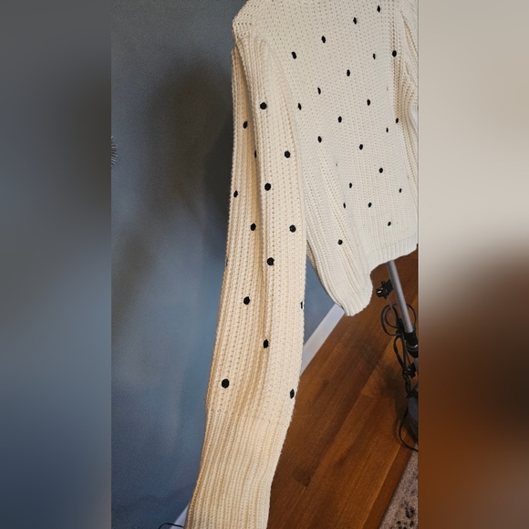 BLK POLKADOT SWEATER! Like new condition - Picture 3 of 5